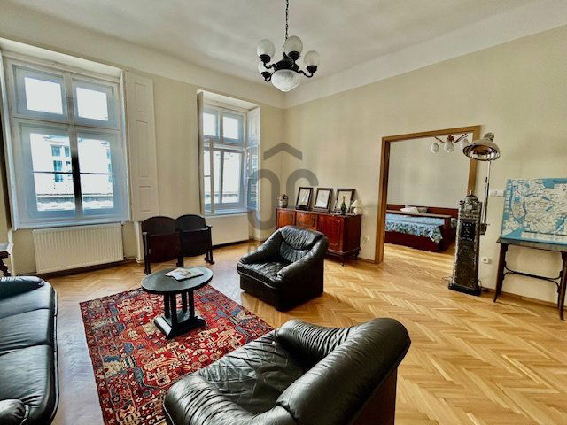 Eladó téglalakás, Budapesten, VI. kerületben 135 M Ft, 2 szobás