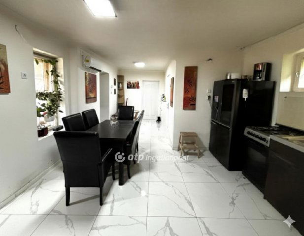 Eladó családi ház, Budakalászon 87.9 M Ft, 4 szobás