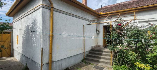 Eladó családi ház, Kecskeméten 39.9 M Ft, 3 szobás