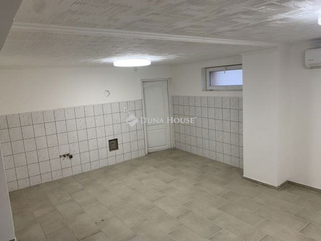 Eladó családi ház, Örkényen 39.9 M Ft, 3 szobás