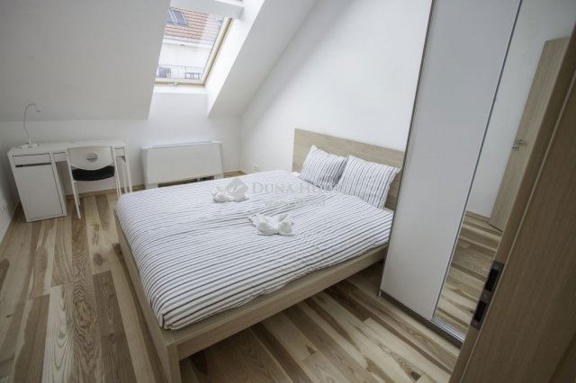 Eladó téglalakás, Budapesten, VII. kerületben 139 M Ft, 3 szobás