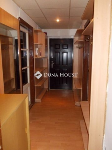 Eladó téglalakás, Pécsett 49.9 M Ft, 2 szobás