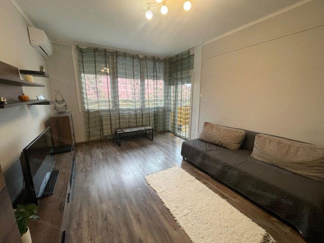 Eladó téglalakás, Szolnokon 49.9 M Ft, 3 szobás