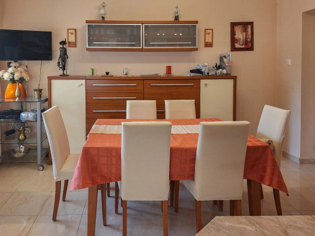 Eladó családi ház, Baján 99 M Ft, 4 szobás