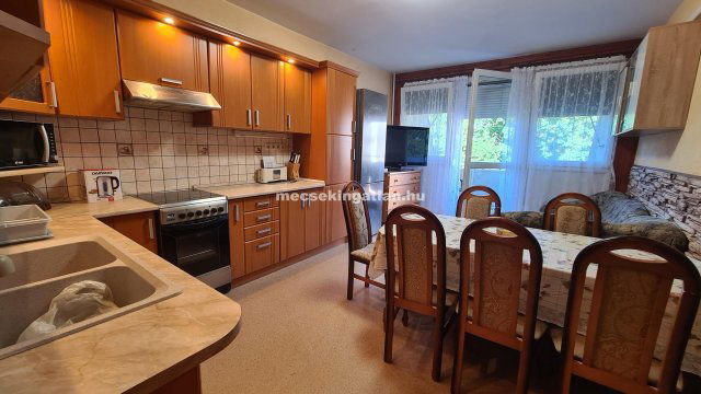 Kiadó panellakás, albérlet, Pécsett, Tildy Zoltán utcában