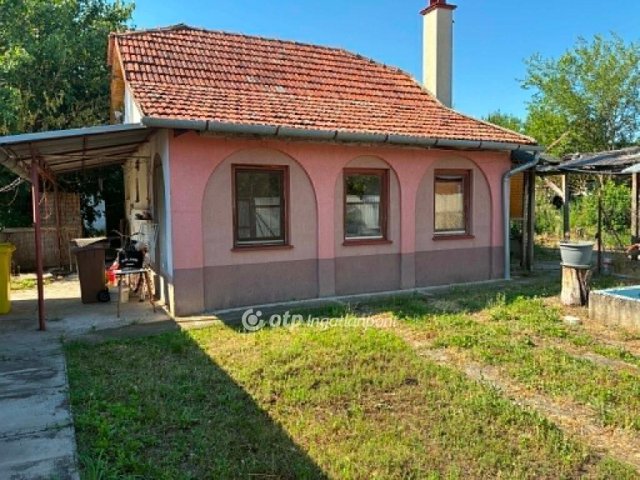 Eladó családi ház, Mezőkovácsházán 15.5 M Ft, 1+2 szobás