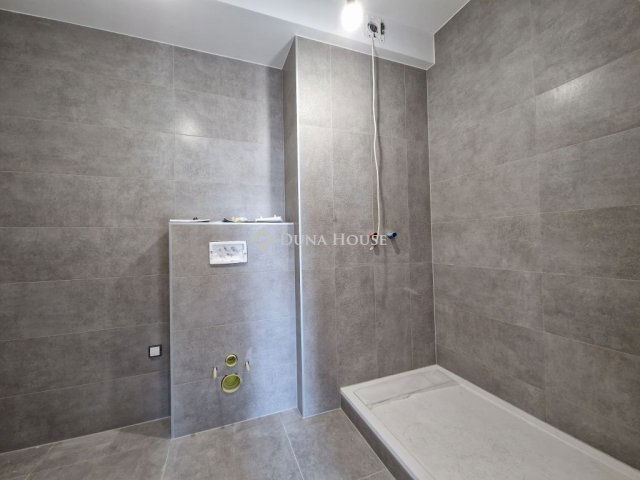 Eladó téglalakás, Szegeden 115.5 M Ft, 3 szobás