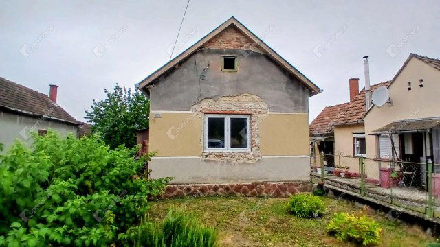 Eladó családi ház, Söjtörön 10.9 M Ft, 2 szobás