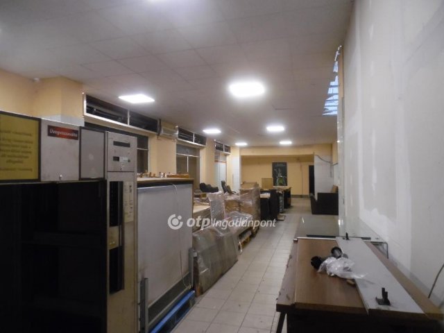 Eladó üzlethelyiség, Budapesten, VII. kerületben 400 M Ft