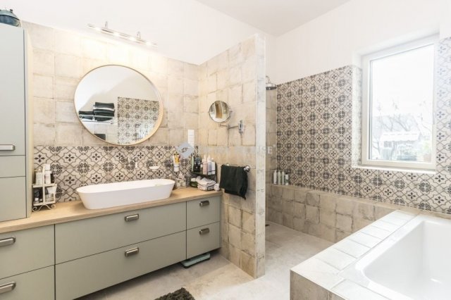 Eladó családi ház, Salköveskúton 195 M Ft, 3+1 szobás