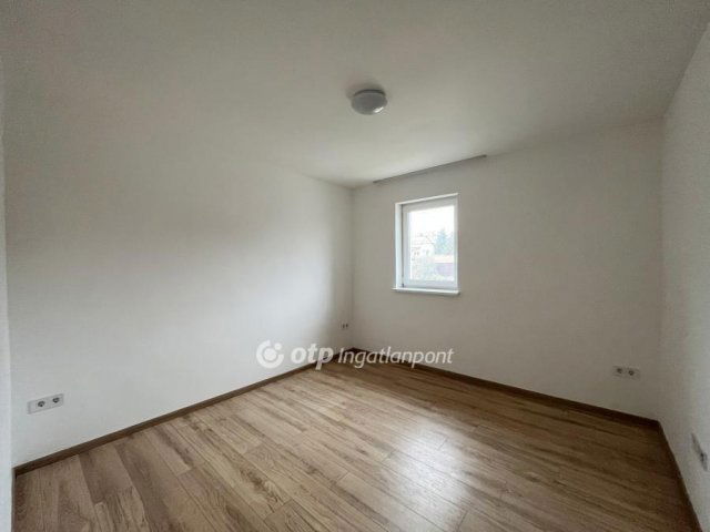 Eladó ikerház, Gödön 90 M Ft, 4 szobás / költözzbe.hu