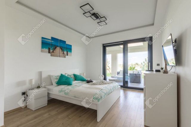 Eladó nyaraló, Győrzámolyon 170 M Ft, 4 szobás