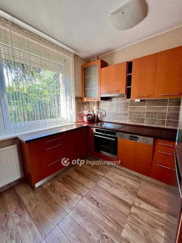 Eladó panellakás, Miskolcon 37.9 M Ft, 2 szobás