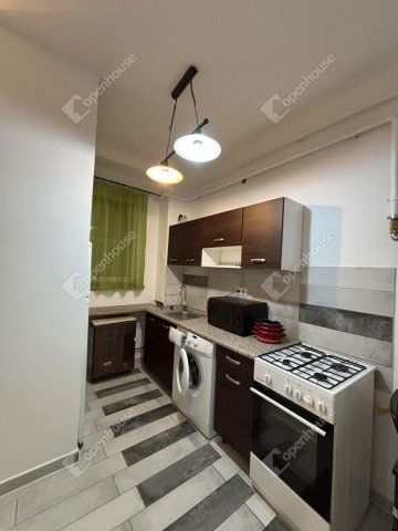 Eladó téglalakás, Győrött 35 M Ft, 1 szobás