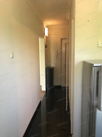 Kiadó panellakás, albérlet, Kecskeméten 130 E Ft / hó, 1 szobás