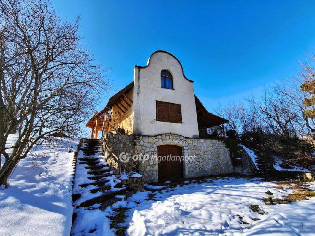 Eladó családi ház, Balatonakarattyán 149 M Ft, 5 szobás