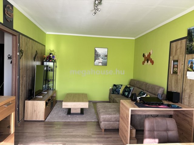 Eladó panellakás, Budaörsön 74.9 M Ft, 1+2 szobás