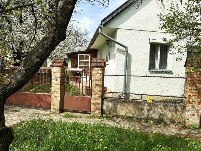 Eladó családi ház, Birjánon 34.9 M Ft, 2 szobás