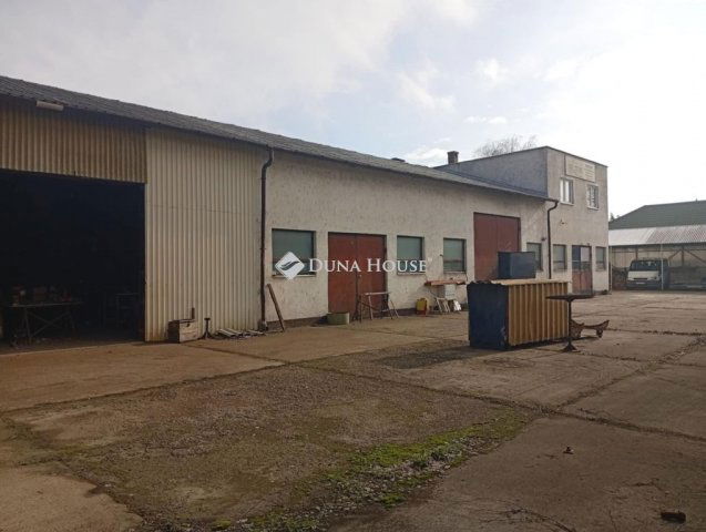 Eladó ipari ingatlan, Tatabányán 160 M Ft / költözzbe.hu