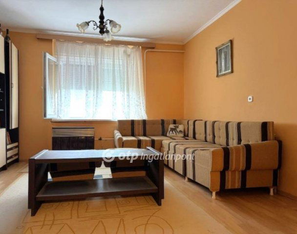Eladó családi ház, Pázmándon 45 M Ft, 3 szobás