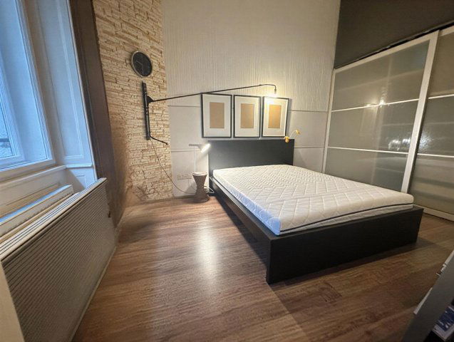 Eladó téglalakás, Budapesten, VI. kerületben 84 M Ft, 2 szobás