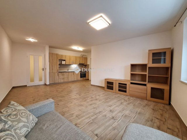 Eladó téglalakás, Kecskeméten 78.4 M Ft, 3 szobás