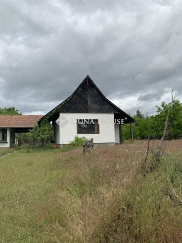 Eladó családi ház, Pakson 50 M Ft, 3 szobás