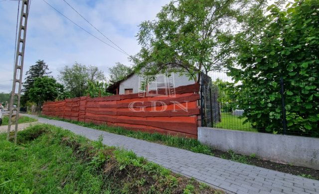 Eladó családi ház, Sárosdon 28.9 M Ft, 2 szobás