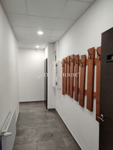 Eladó iroda, Békéscsabán, Dr. Becsey Oszkár utcában 66.5 M Ft