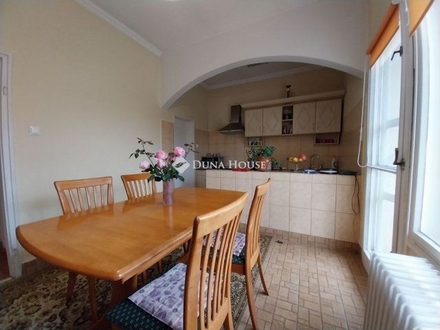 Eladó családi ház, Szegeden 85.5 M Ft, 4 szobás