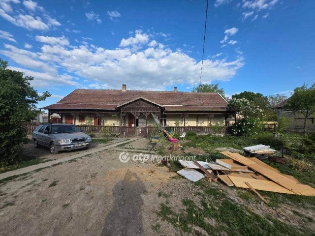 Eladó családi ház, Jászkisérén 8.5 M Ft, 2 szobás