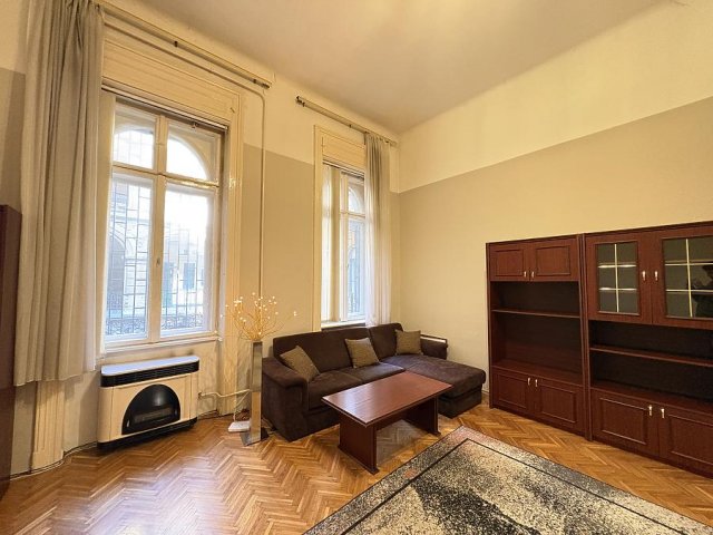 Eladó téglalakás, Budapesten, VI. kerületben, Podmaniczky utcában