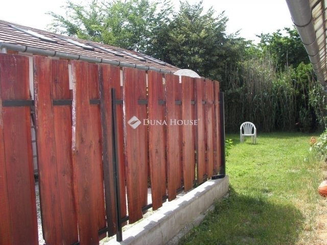 Eladó családi ház, Szigetszentmiklóson 85 M Ft, 6 szobás