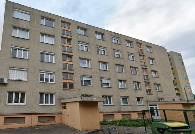 Eladó panellakás, Dunaújvárosban 20 M Ft, 2 szobás