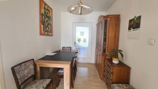 Kiadó panellakás, albérlet, Pécsett 250 E Ft / hó, 3 szobás