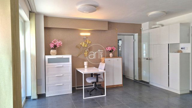 Kiadó ipari ingatlan, Szegeden 560 E Ft / hó