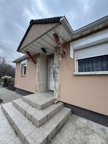Eladó családi ház, Ácson 42.99 M Ft, 4 szobás