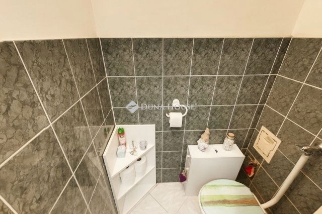 Eladó panellakás, Kecskeméten 58 M Ft, 3 szobás