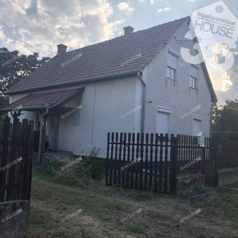 Eladó családi ház, Tiszaugon 26.9 M Ft, 5 szobás