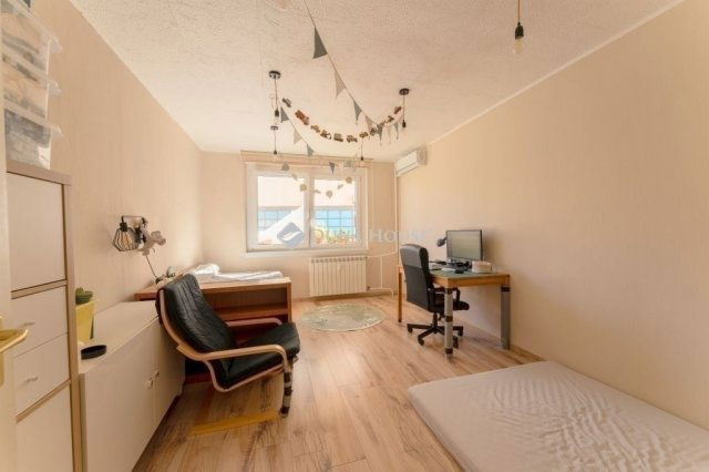 Eladó panellakás, Budapesten, XXI. kerületben 62 M Ft, 3 szobás