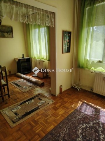 Eladó panellakás, Dunaújvárosban 34.5 M Ft, 2+2 szobás