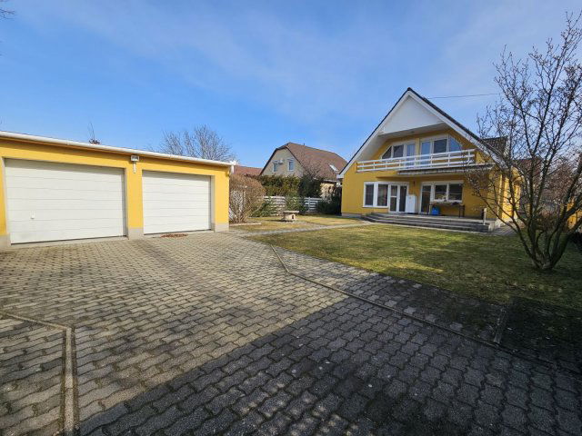 Eladó családi ház, Debrecenben 175 M Ft, 5 szobás