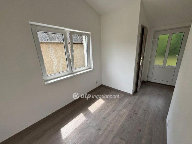 Eladó nyaraló, Szalonnán 39.9 M Ft, 2 szobás