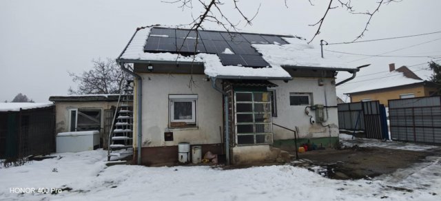 Eladó családi ház, Ercsiben 40 M Ft, 2 szobás