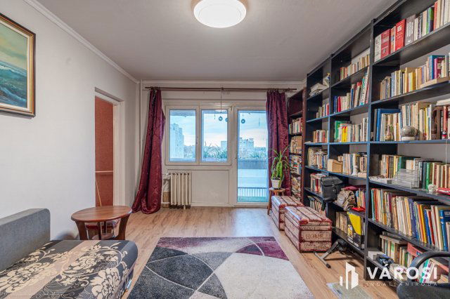 Eladó panellakás, Szegeden 49.9 M Ft, 3 szobás