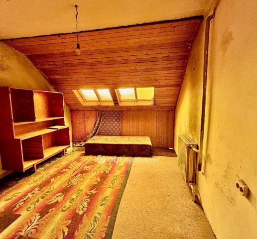 Eladó téglalakás, Pápakovácsin 39.9 M Ft, 4 szobás