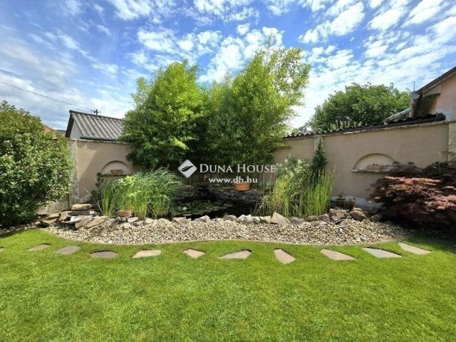 Eladó családi ház, Budapesten, XVII. kerületben 279 M Ft