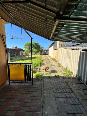 Eladó családi ház, Komáromban 45 M Ft, 2 szobás