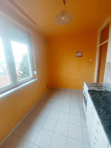 Eladó panellakás, Egerben 39.5 M Ft, 2 szobás