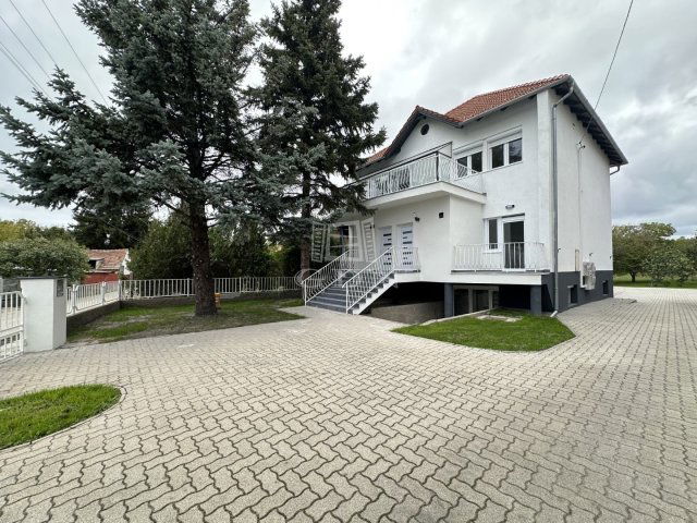 Eladó téglalakás, Székesfehérvárott 82.7 M Ft, 1+3 szobás